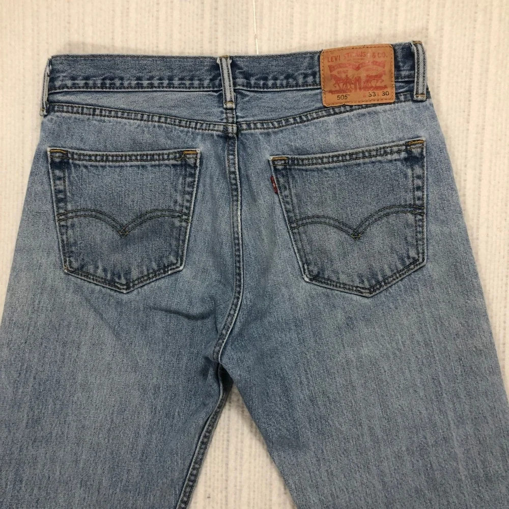 Levis 505 Regular Fit Straight Leg‎ Light Wash Blue Denim Jeans Mens W33 L30